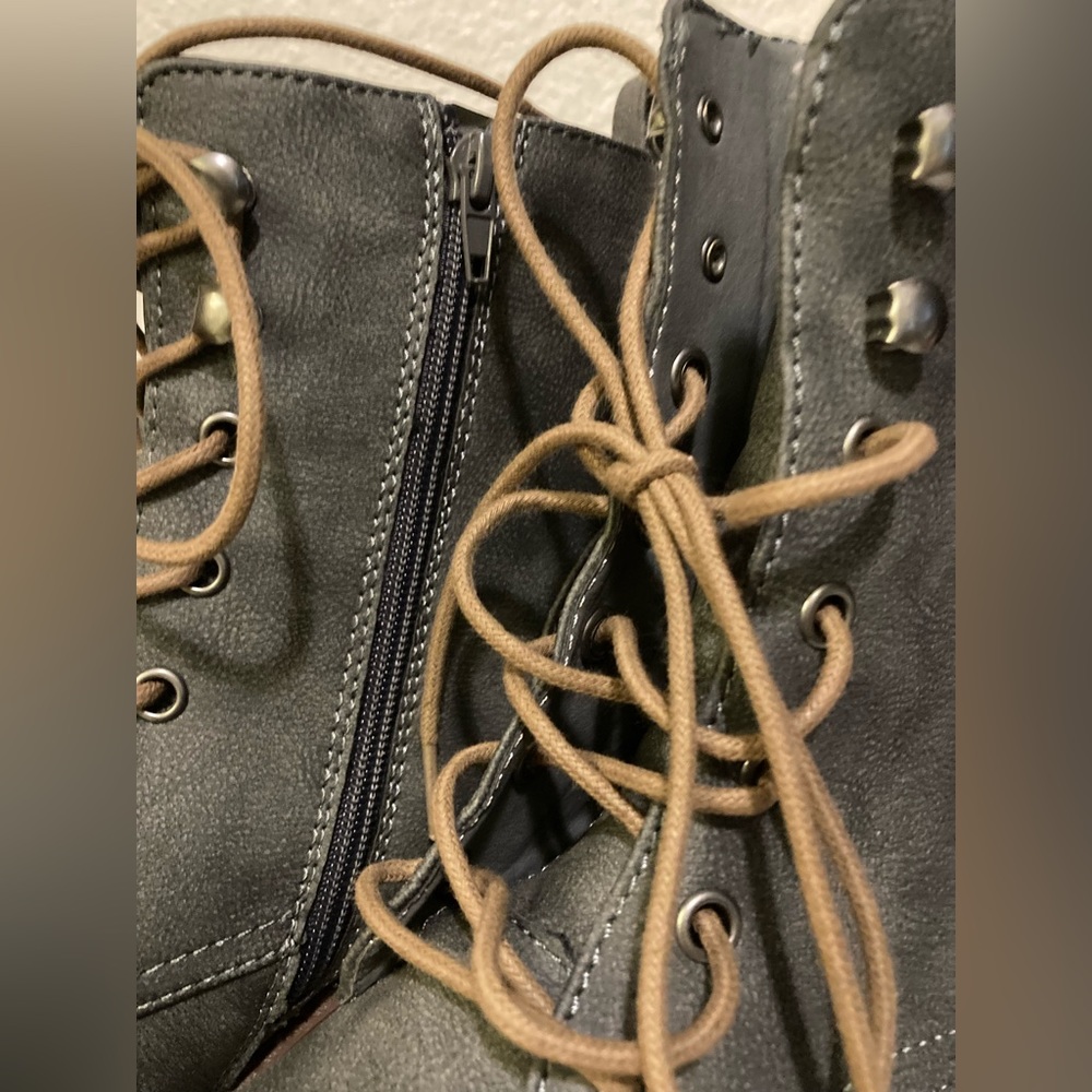 NWT Maurices 9M dark mottled grey lace up ankle boots - Picture 6 of 8